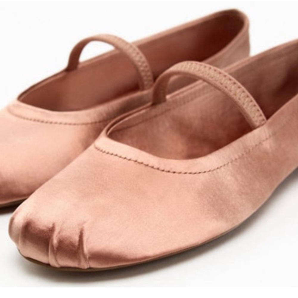 Satin Effect Pink Ballet Flats